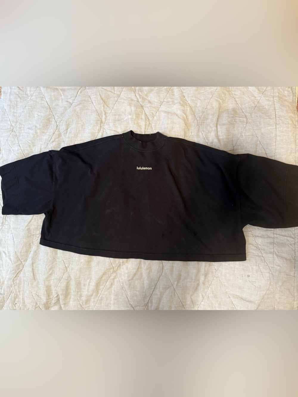 lululemon women’s 3/4 sleeves Black Crewneck Sweatshirt with Center Logo